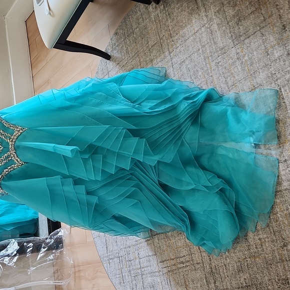 Size 10 Turquoise Prom/Pageant/Evening Gown by Ritzee Originals - Picture 7 of 10